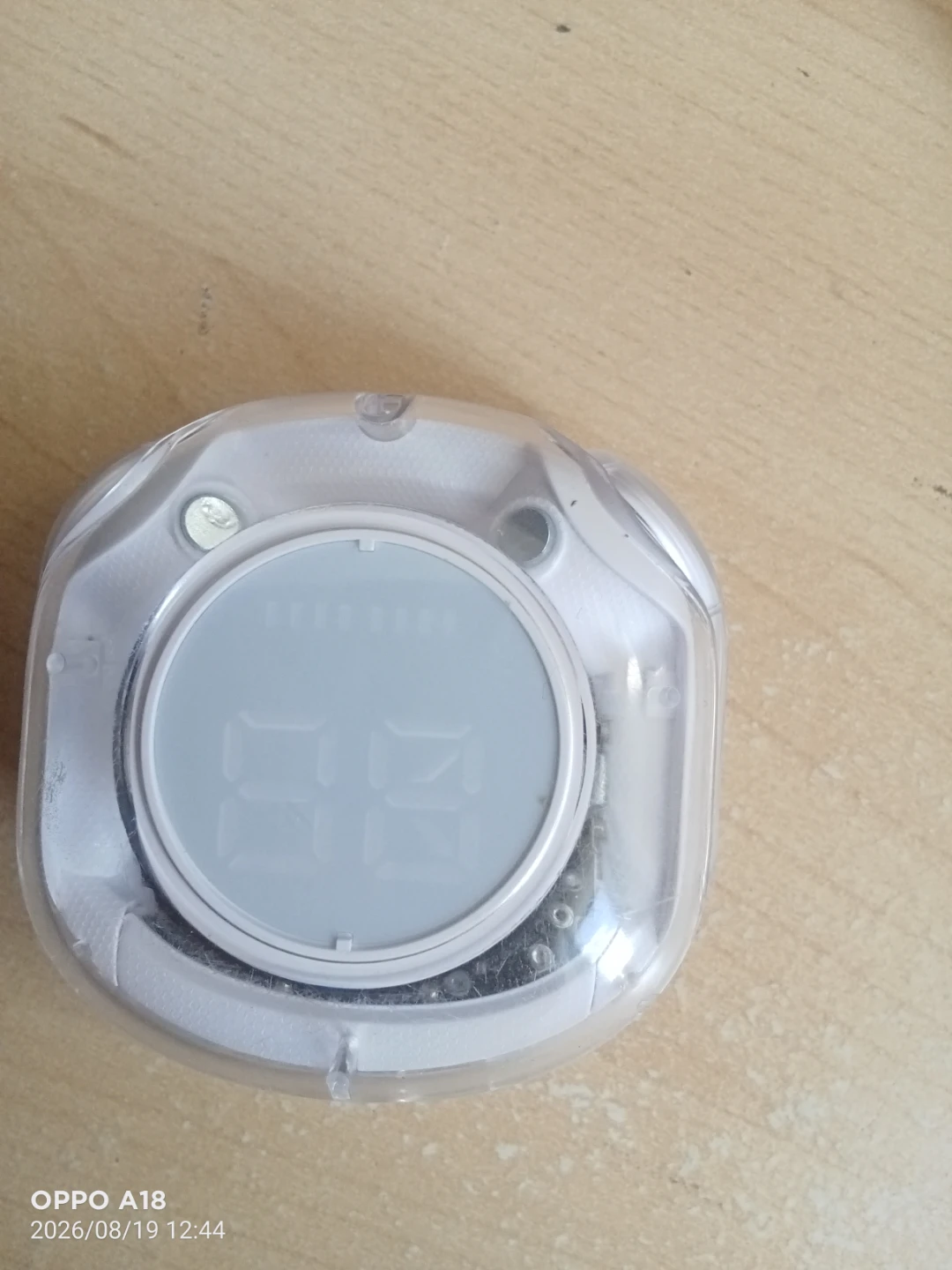 Acellories White Wireless Earbuds with Charging Case