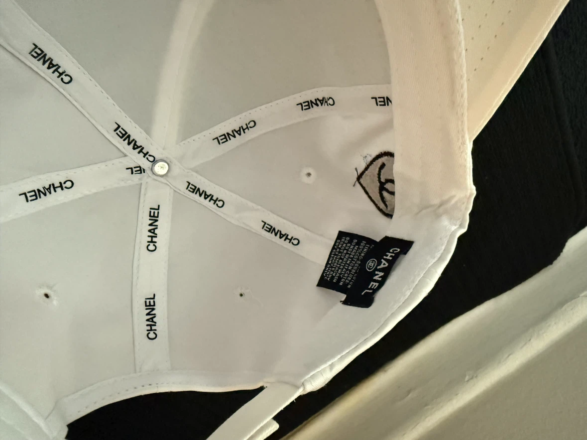 White CHANEL  Cap - photo 5
