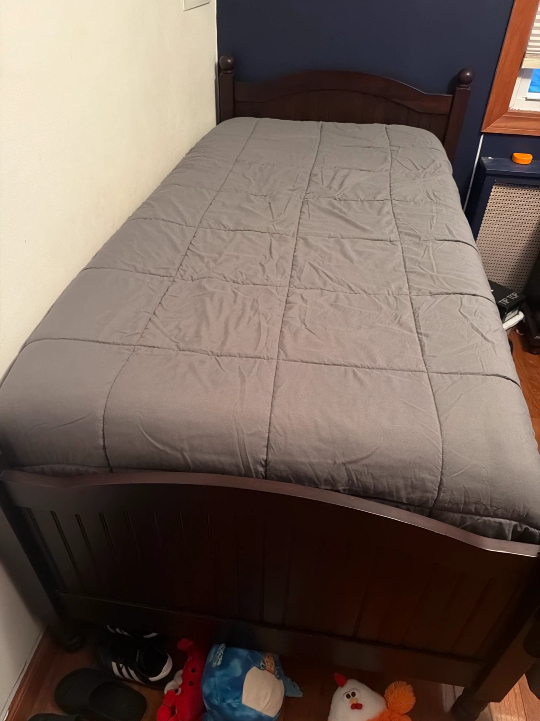 2 twin beds with 2 dressers and nightstand - photo 3