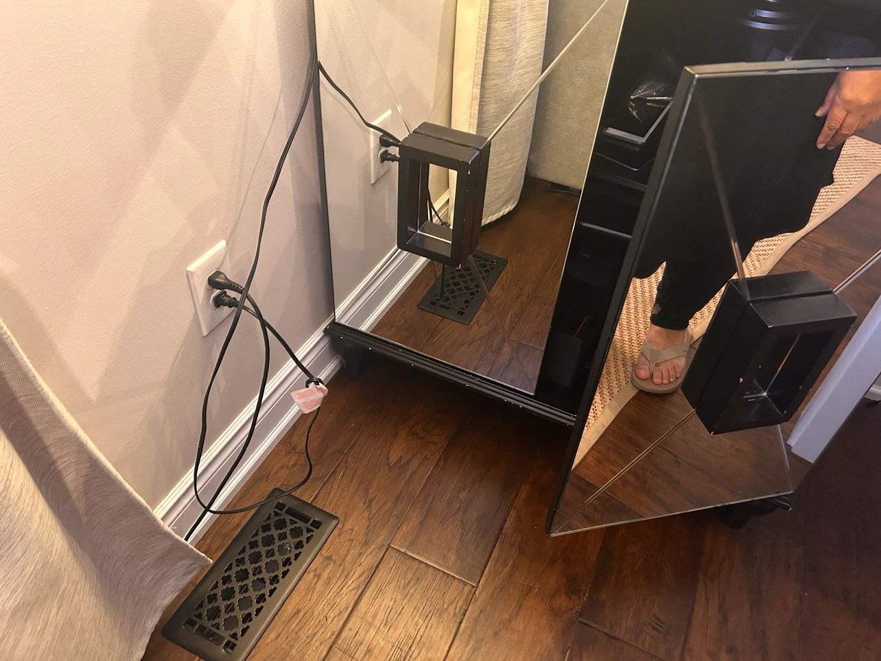 Mirrored Side Table - photo 2