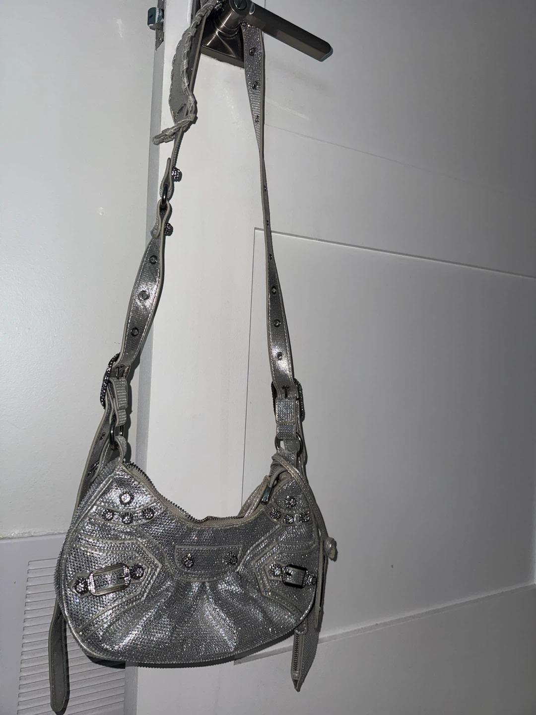 Silver rhinestone bag with heart mirror