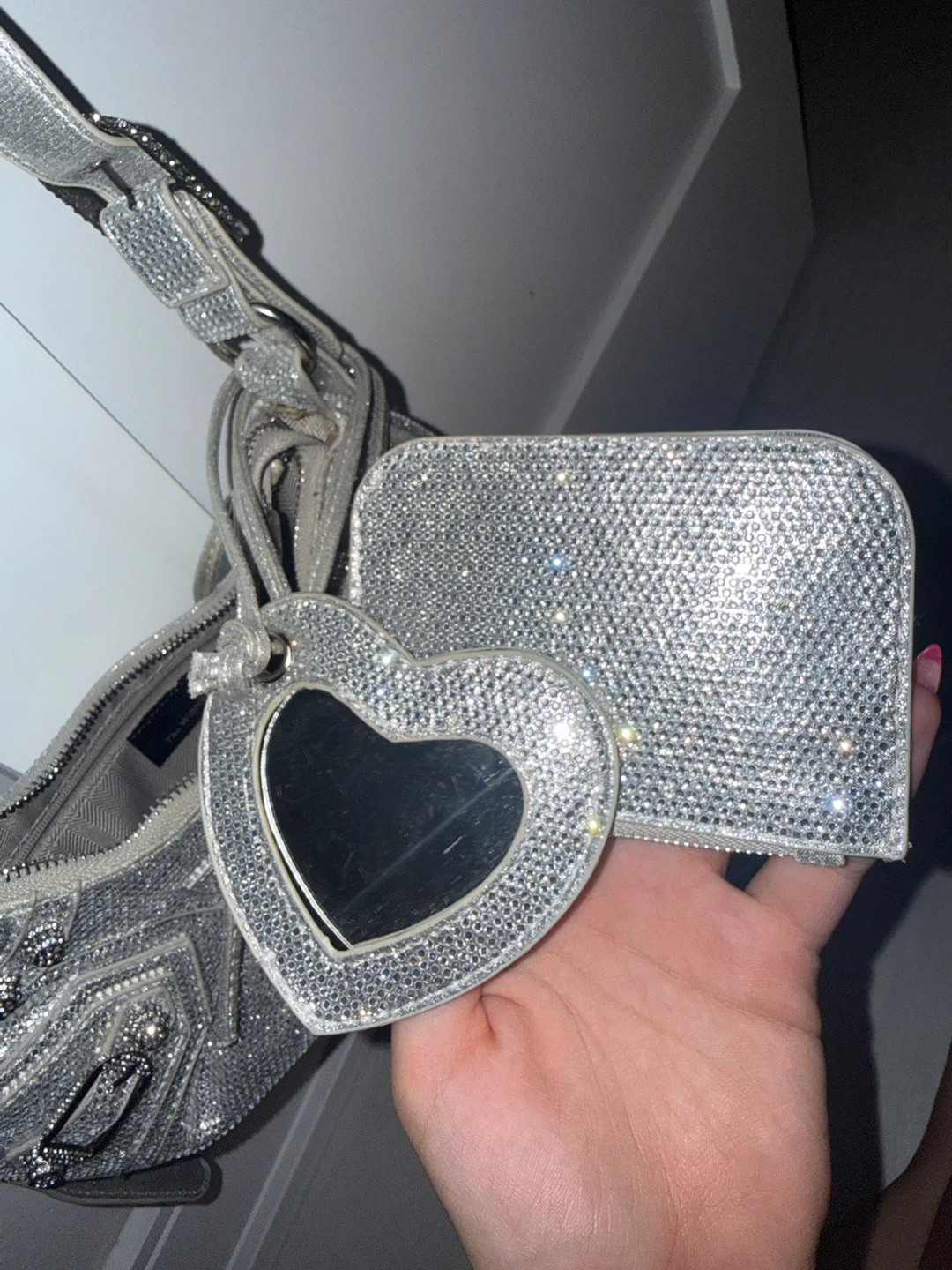 Silver rhinestone bag with heart mirror - photo 4