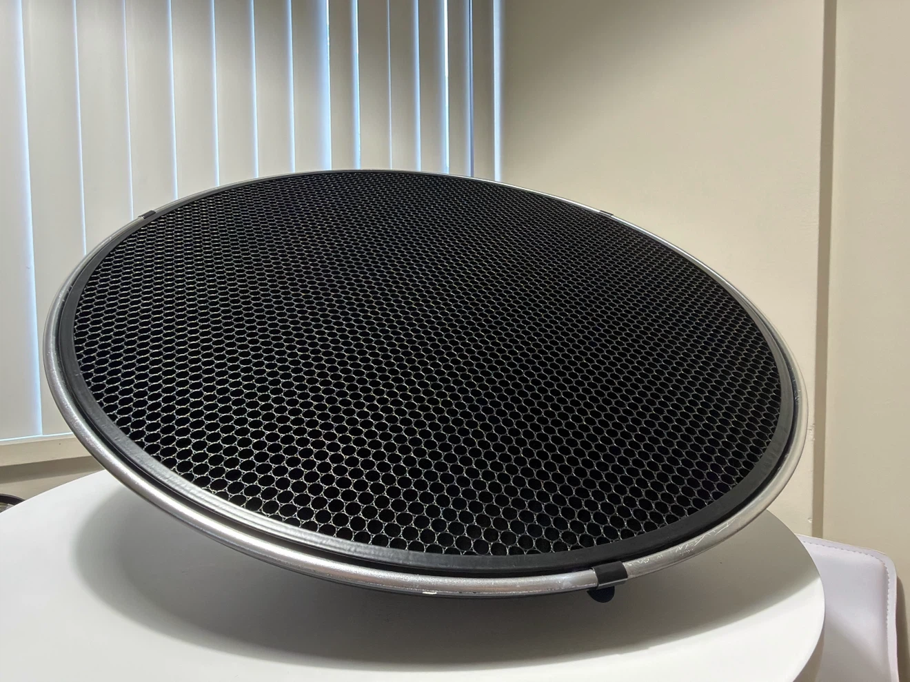 55cm Neewer Beauty Dish with Honeycomb Grid - photo 3