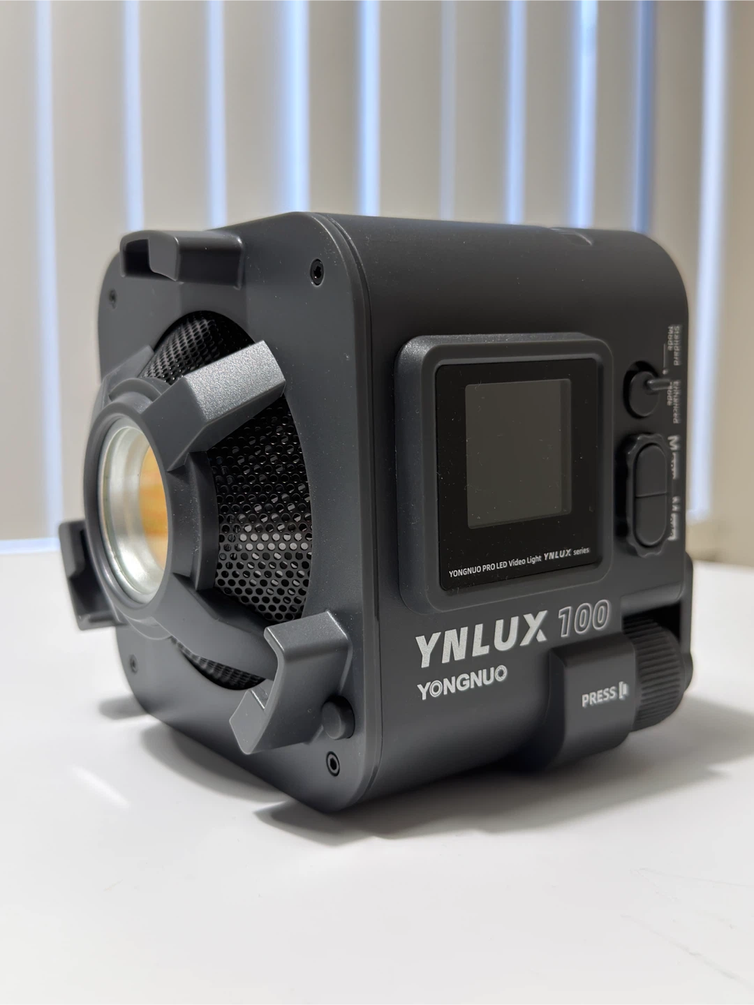 YONGNUO YNLUX 100 LED Video Light