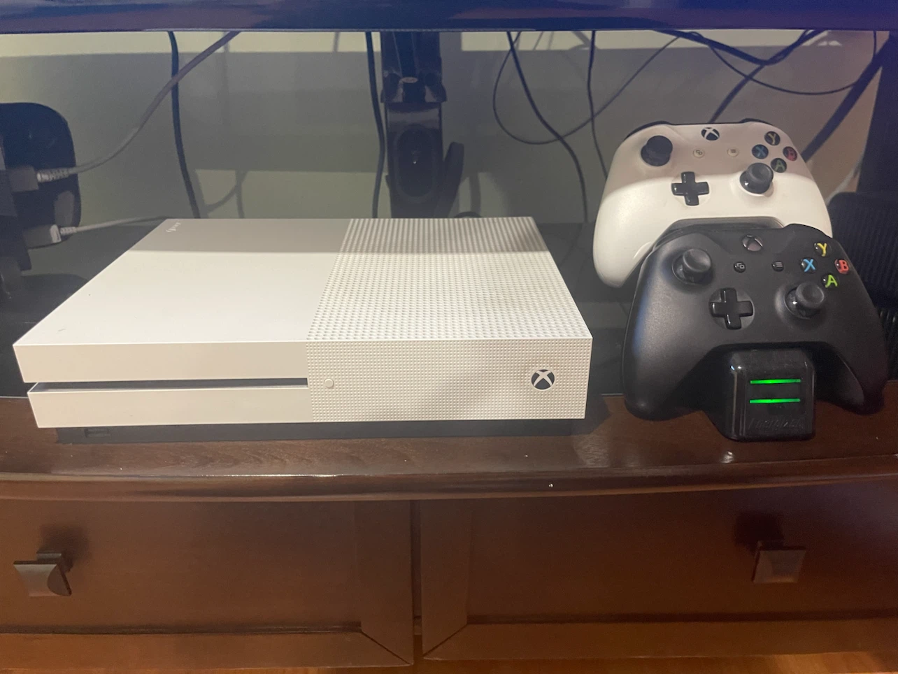 Xbox One S Console (500 gb) controller and games