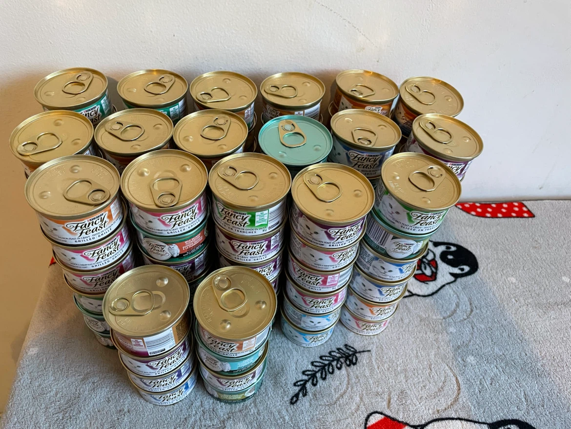 110 Cans Fancy Feast Wet Cat Food Lot - photo 2