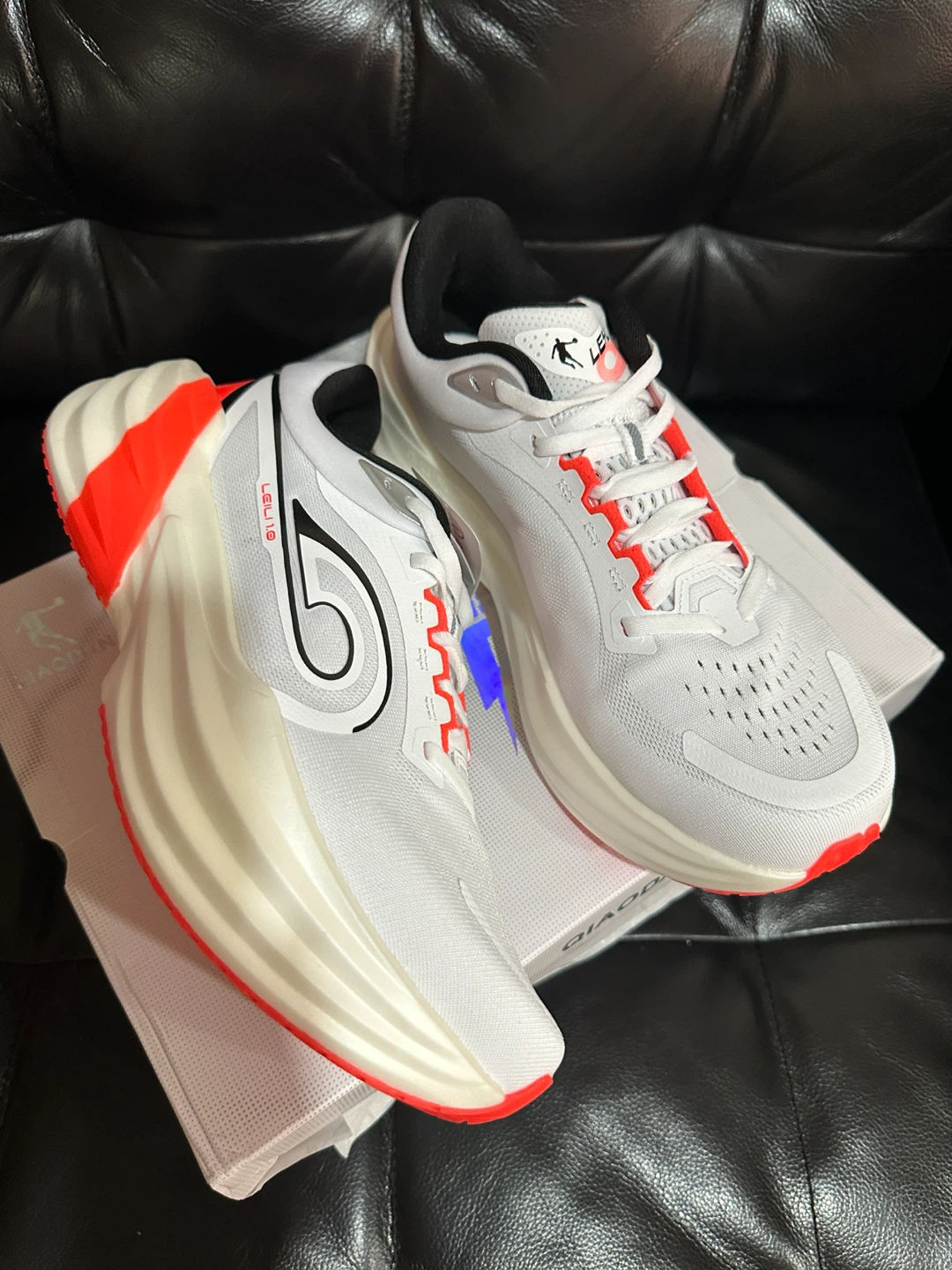 New QIAODAN TG1.0 Running shoe 8.5 US Men