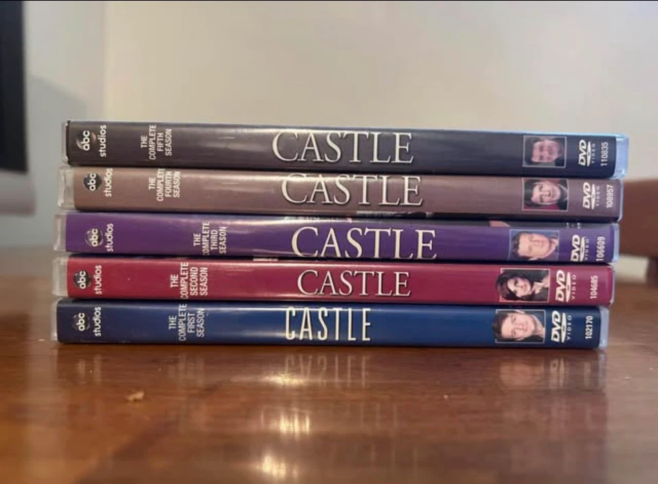 Castle TV show seasons 1-5 DVDs - photo 2
