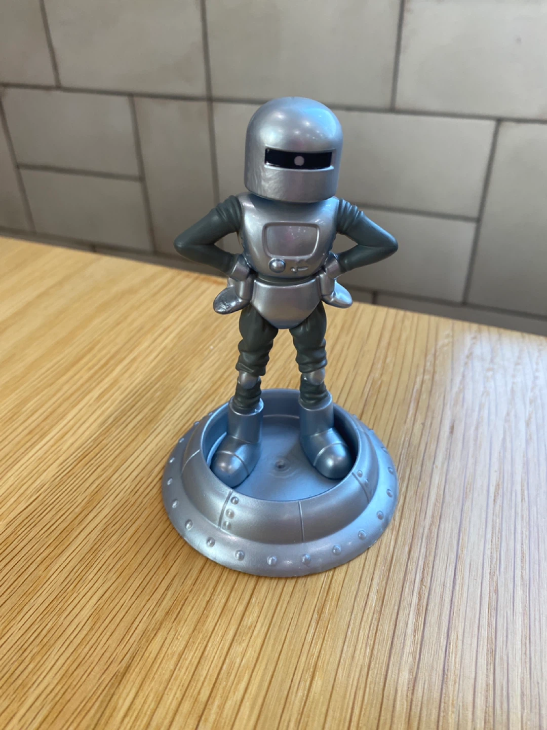 Silver Robot Figure with Base minions Wendy’s toy
