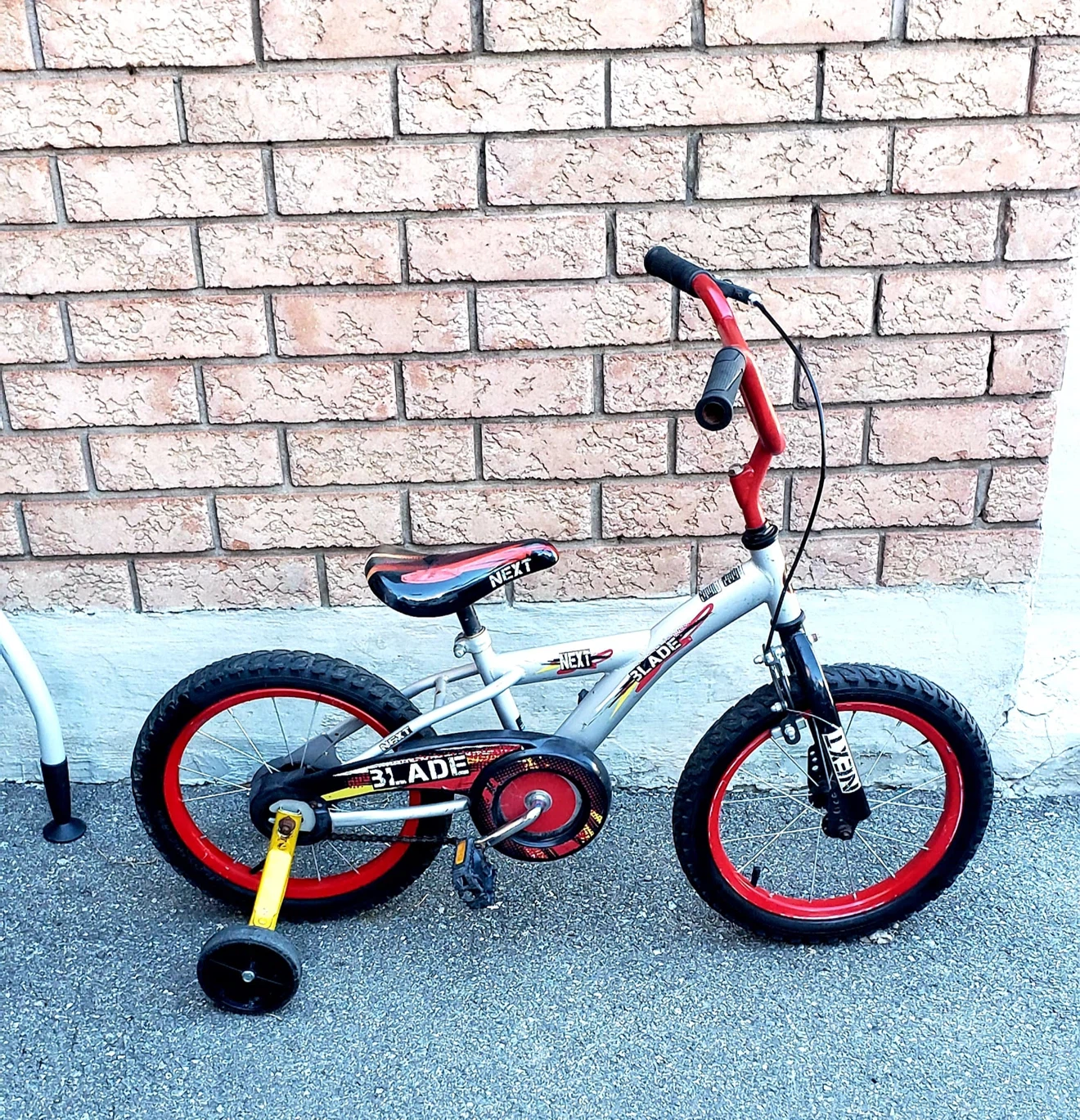 Next Kids Bike with training Wheels - photo 2