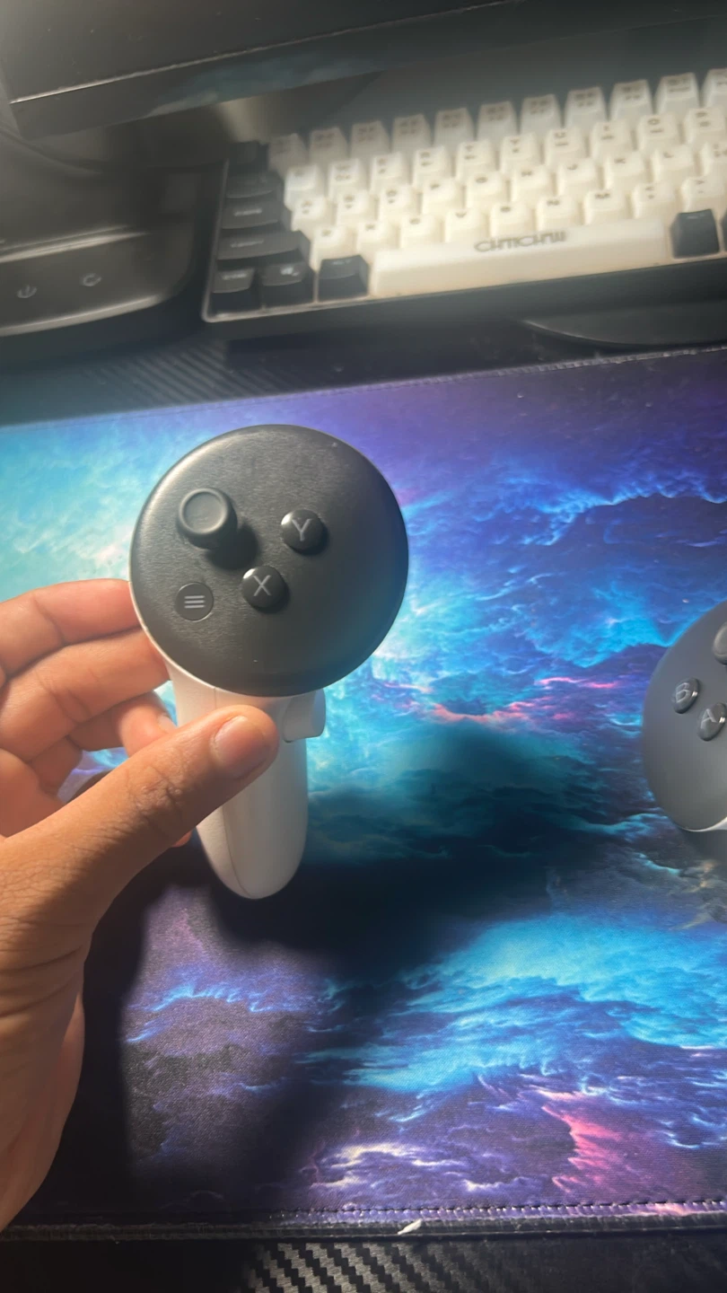 Meta Quest 3 or 3s Controller left and right - photo 4