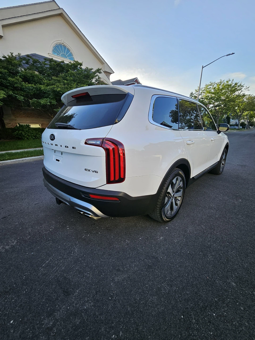 White Kia Telluride EX V6 SUV - photo 3