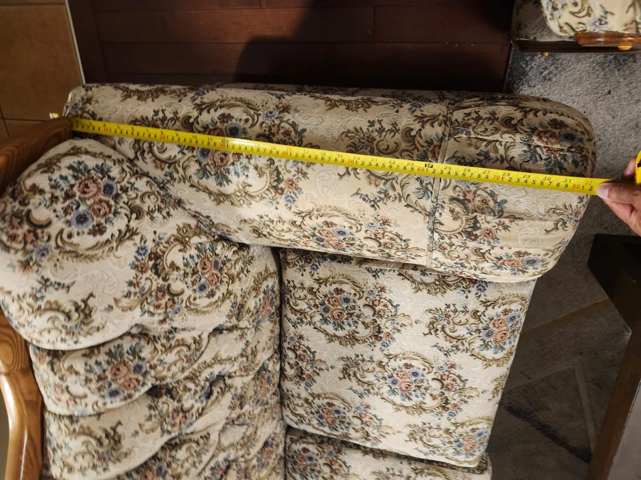 Vintage Floral Sofa - photo 2