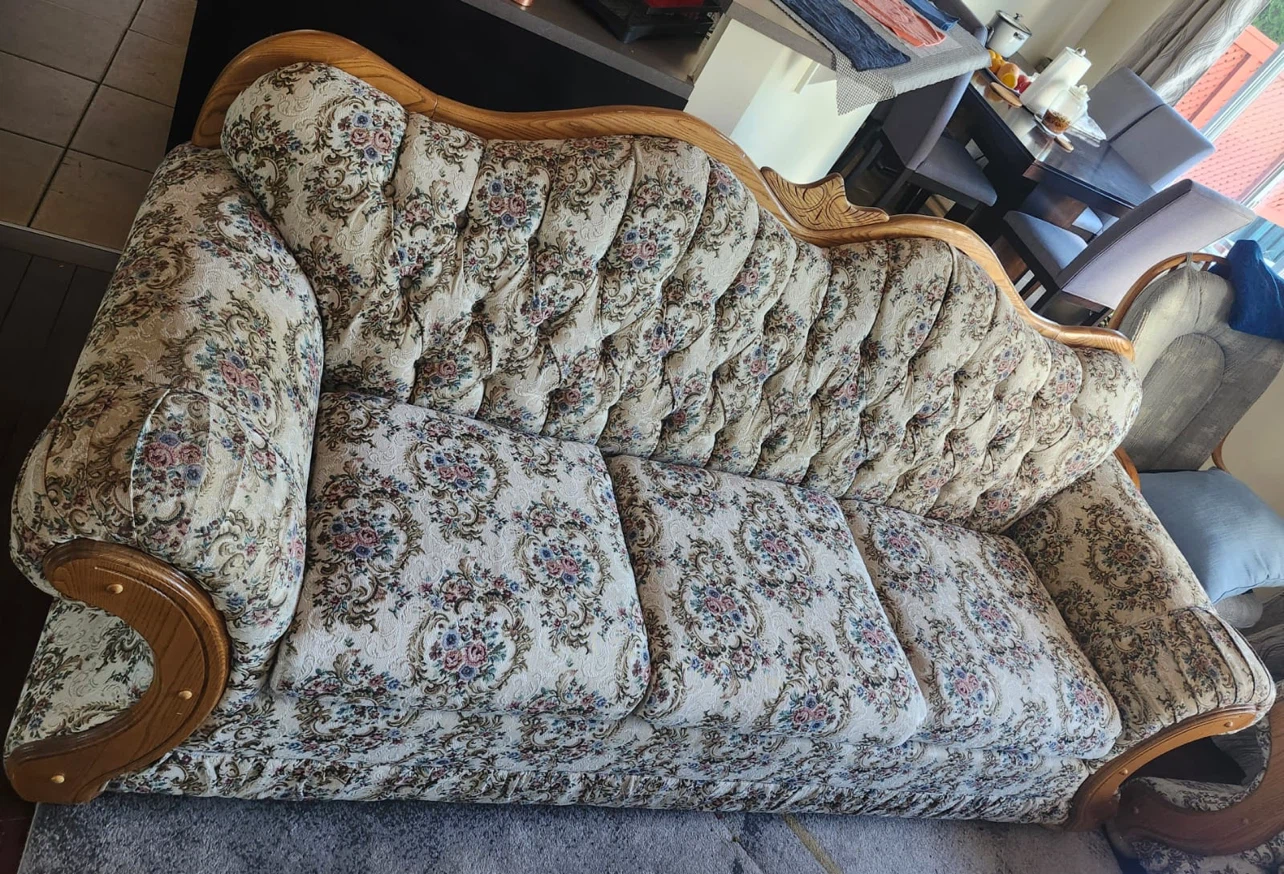 Vintage Floral Sofa - photo 4