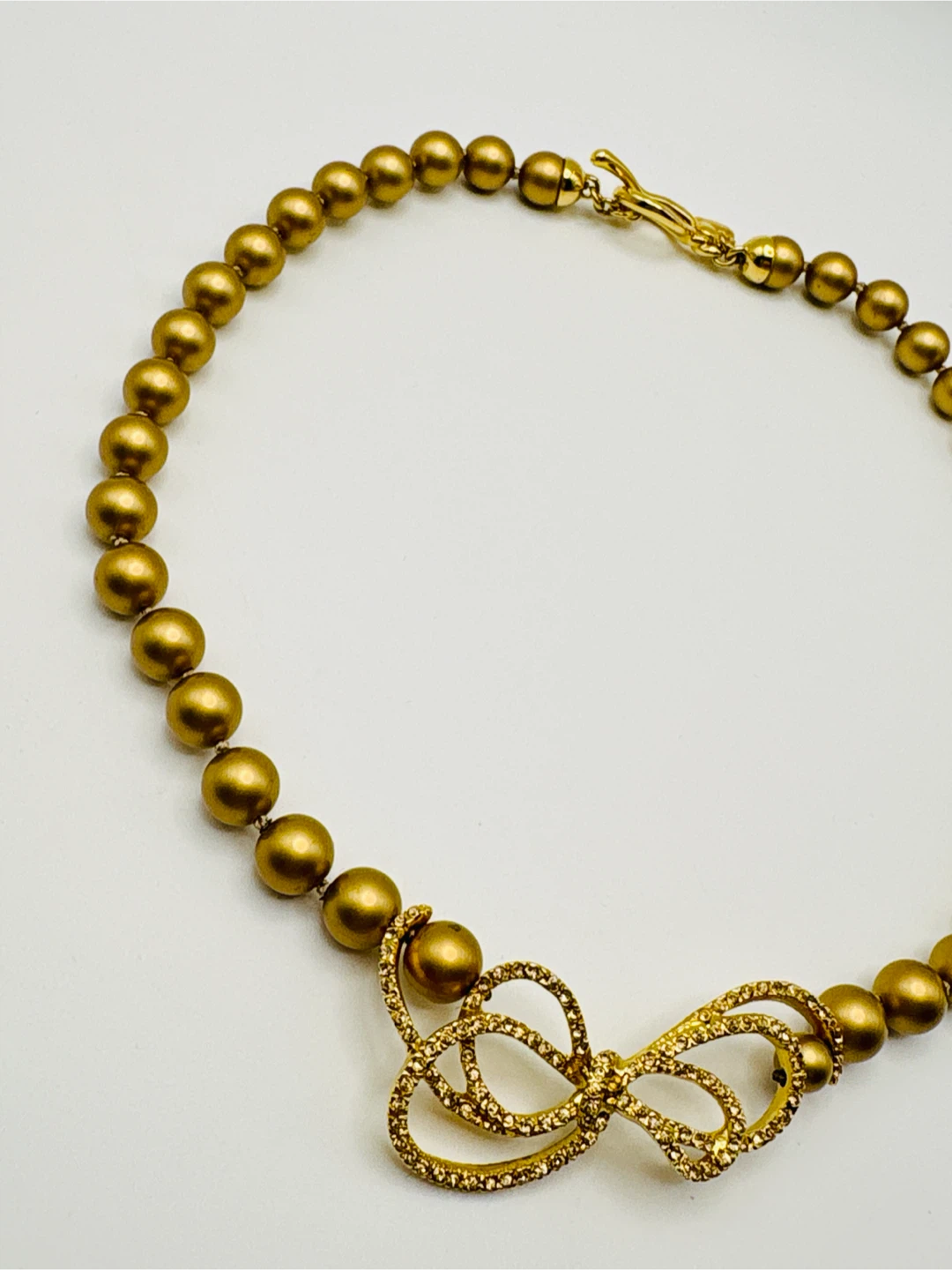 Carolee pearl necklace with rhinestone bow - photo 5
