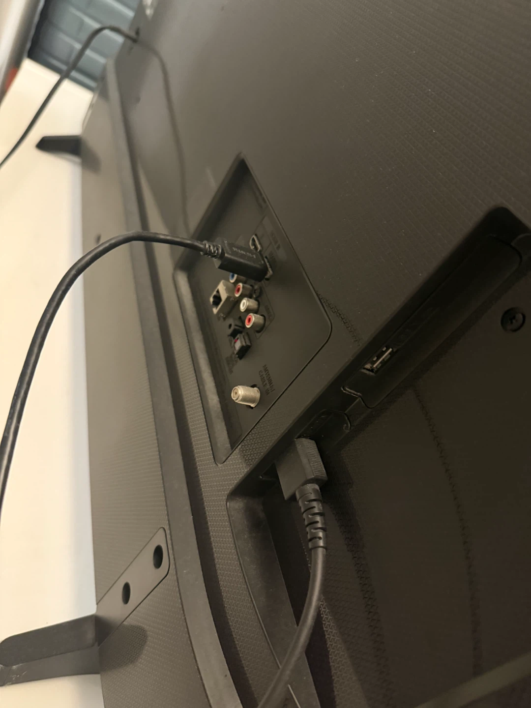 LG 49” UH6030 4K Ultra HD Smart TV - $90 - photo 3