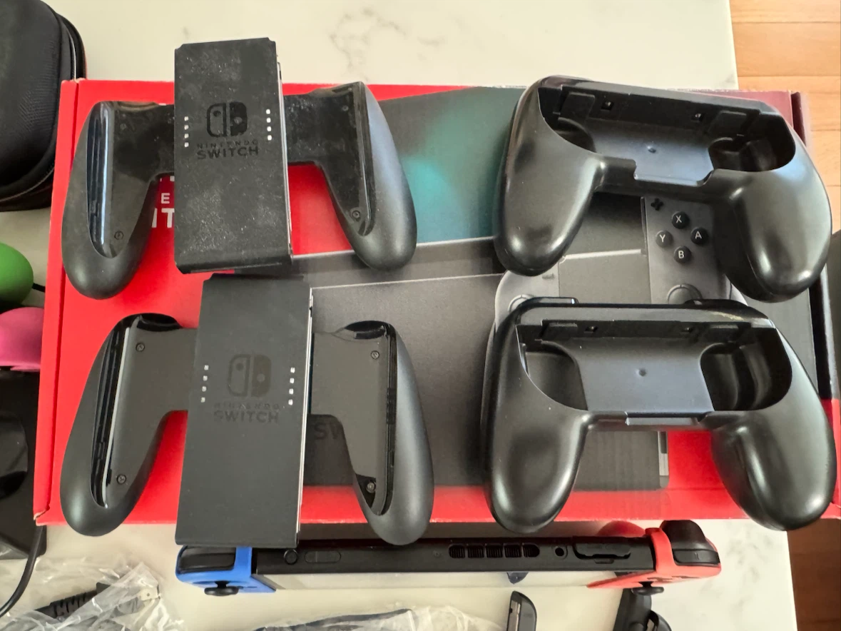 Nintendo Switch Original V2 Console Bundle Joycon - photo 4