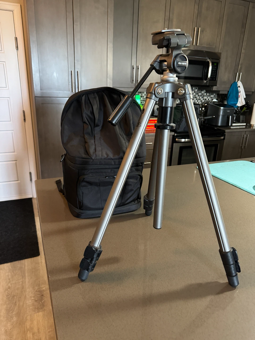 Manfrotto Tripod with Ball Head & Camera knapsack