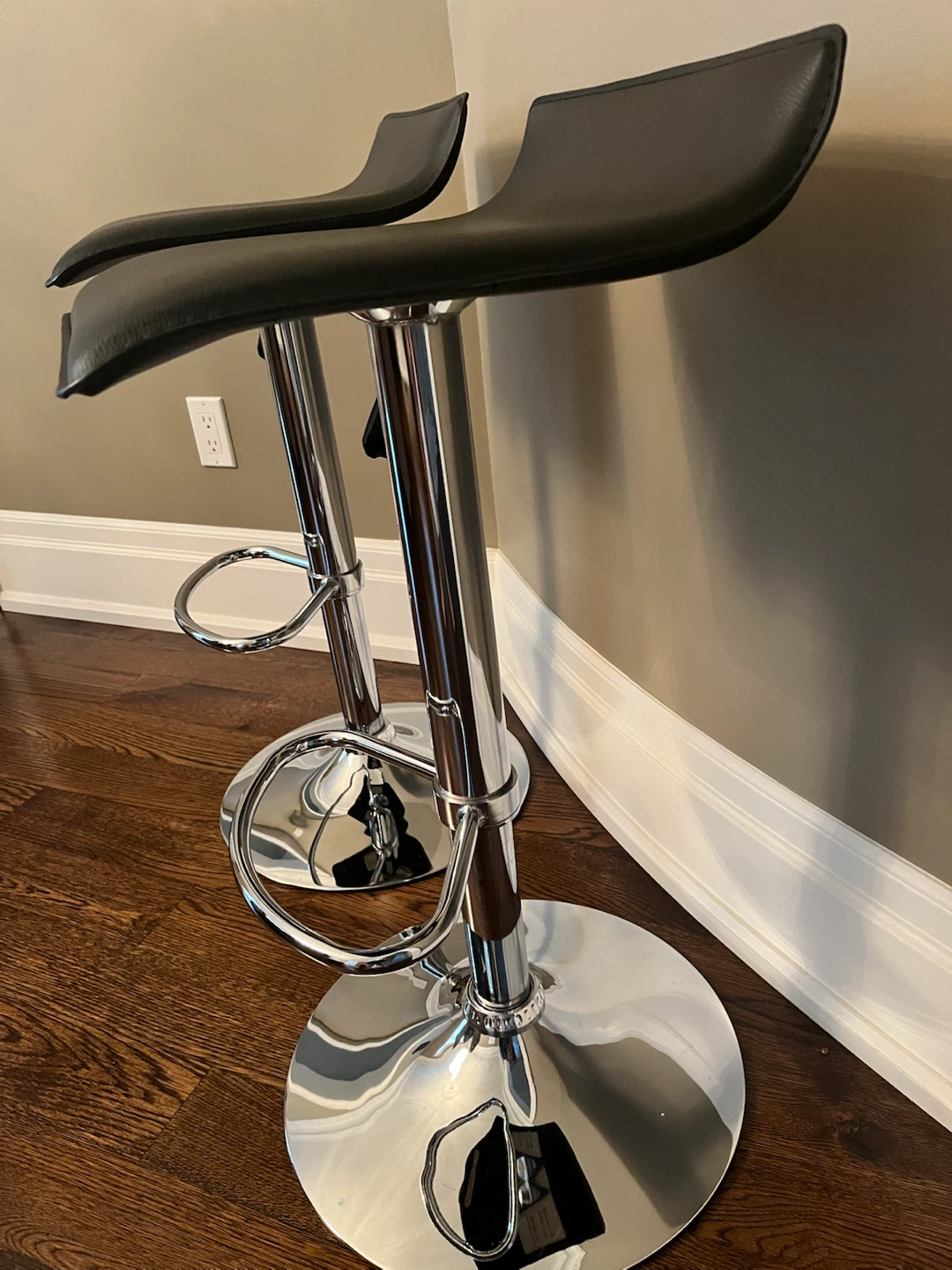 Adjustable Swivel Counter Stools - photo 2
