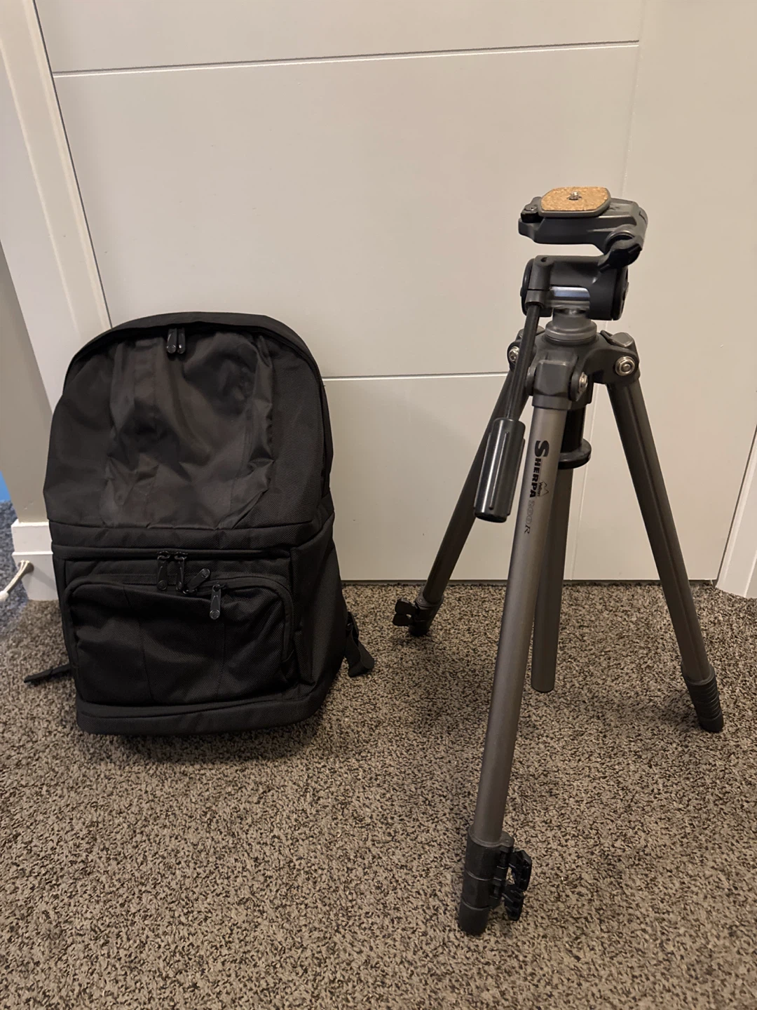Manfrotto Tripod with Ball Head & Camera knapsack - photo 4
