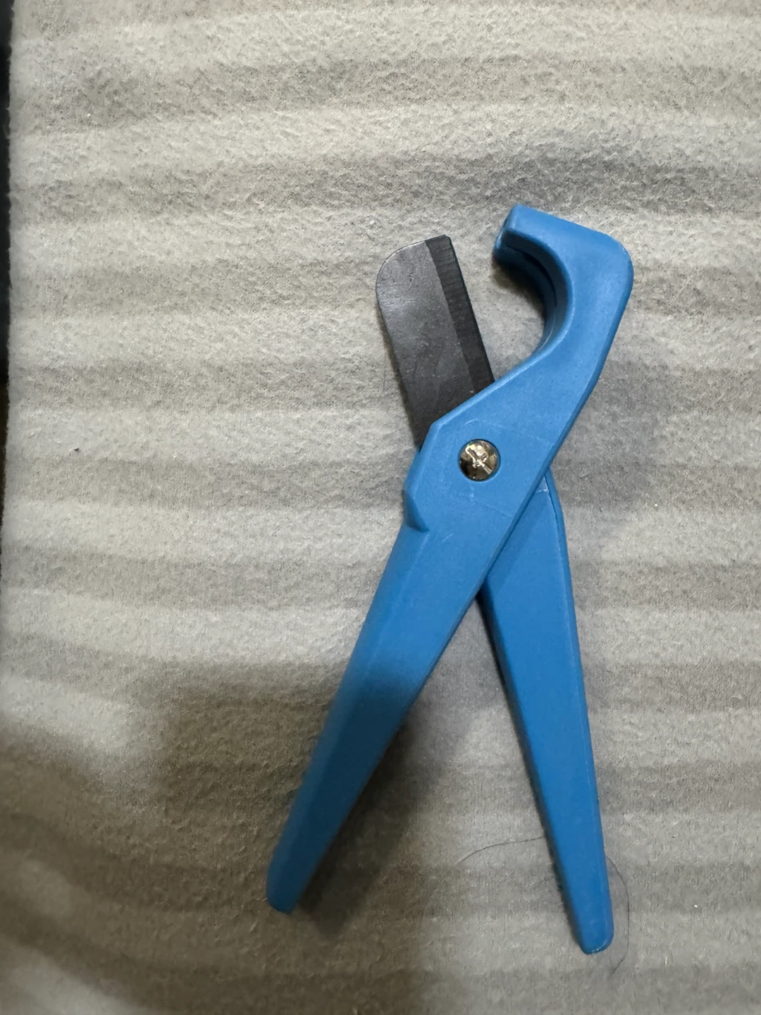 Blue Pipe Cutter Tool