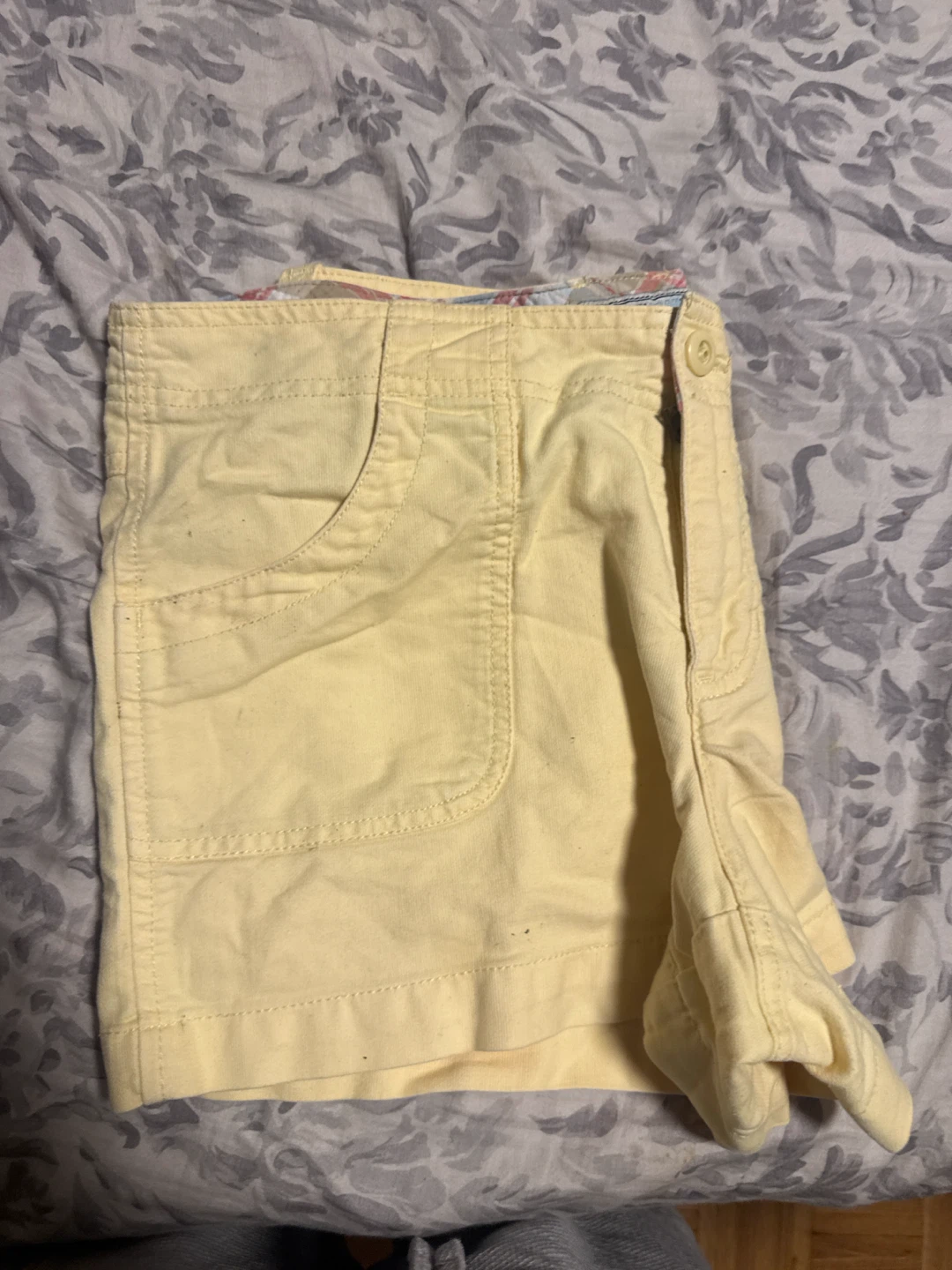2000’s Old Navy Yellow Cargo Shorts - photo 3