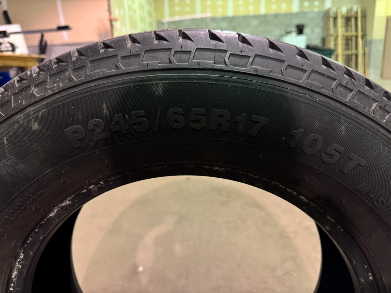 Set of 4 Gladiator All-Season Tires 245/65R17 105T - photo 2