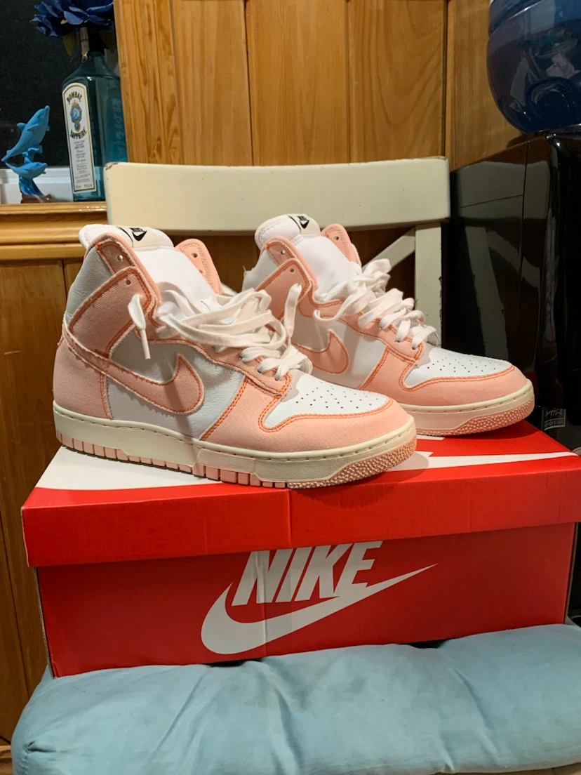Nike Dunk High SE (W) - Sail/Light Coral