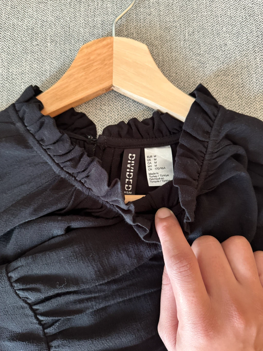 H&M black shirt - size M - photo 2