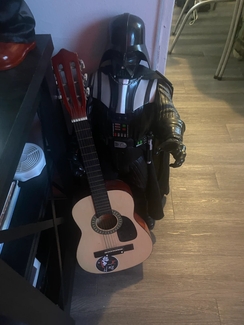 Large darth Vader 32”