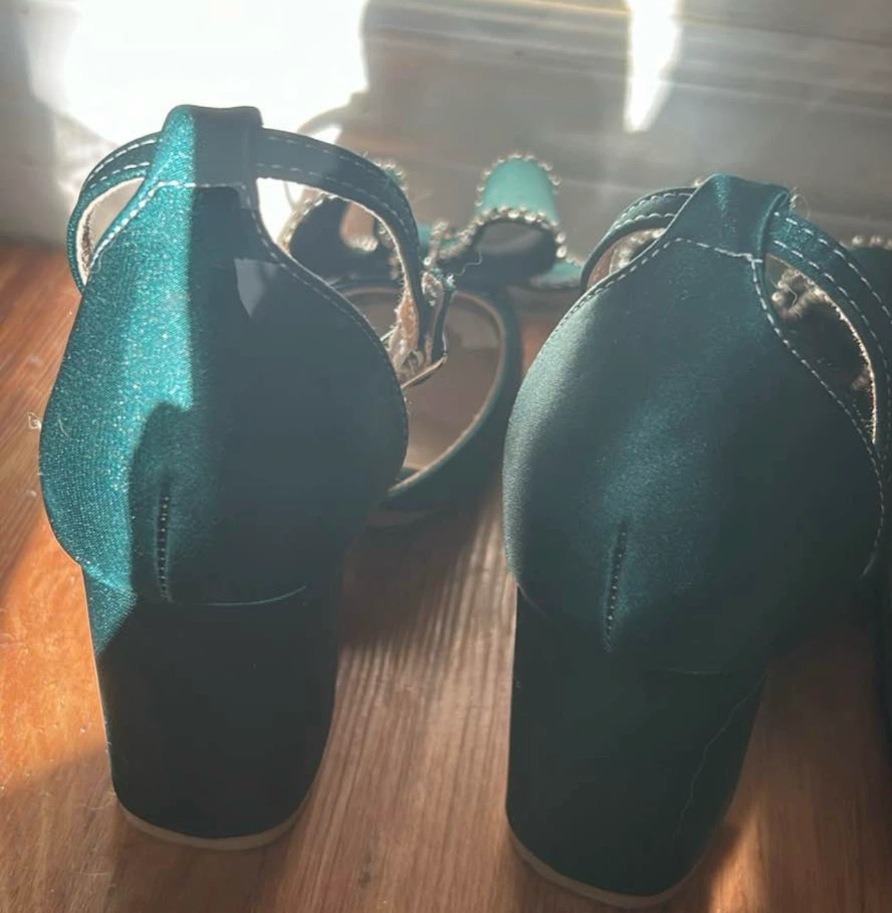 Women's Green Bow Heels - photo 3