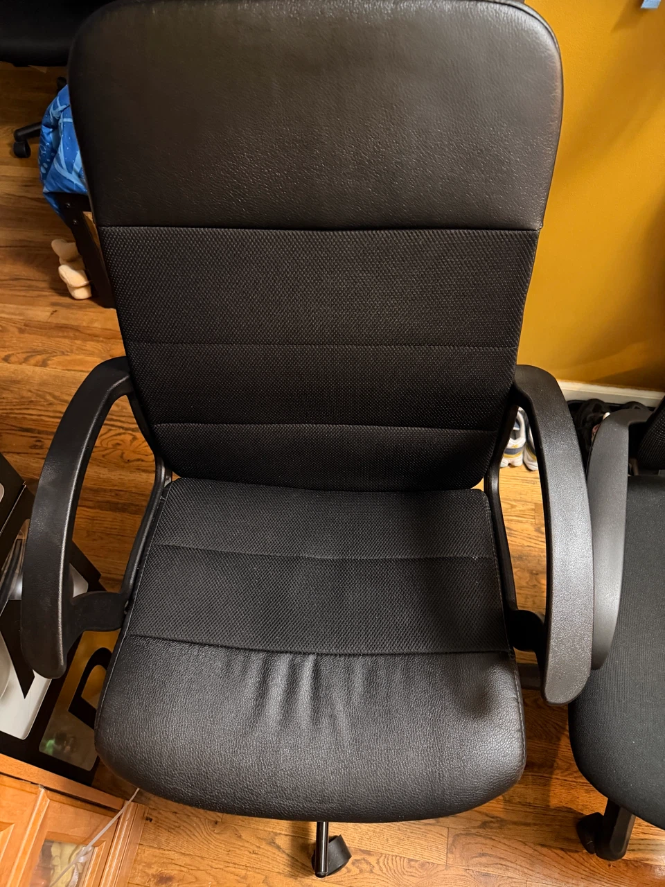 Black Office Chair - photo 3