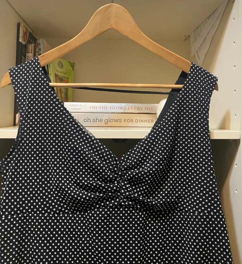 Donna Black Polka Dot Sleeveless Tunic with Lace-Style Hem - photo 2
