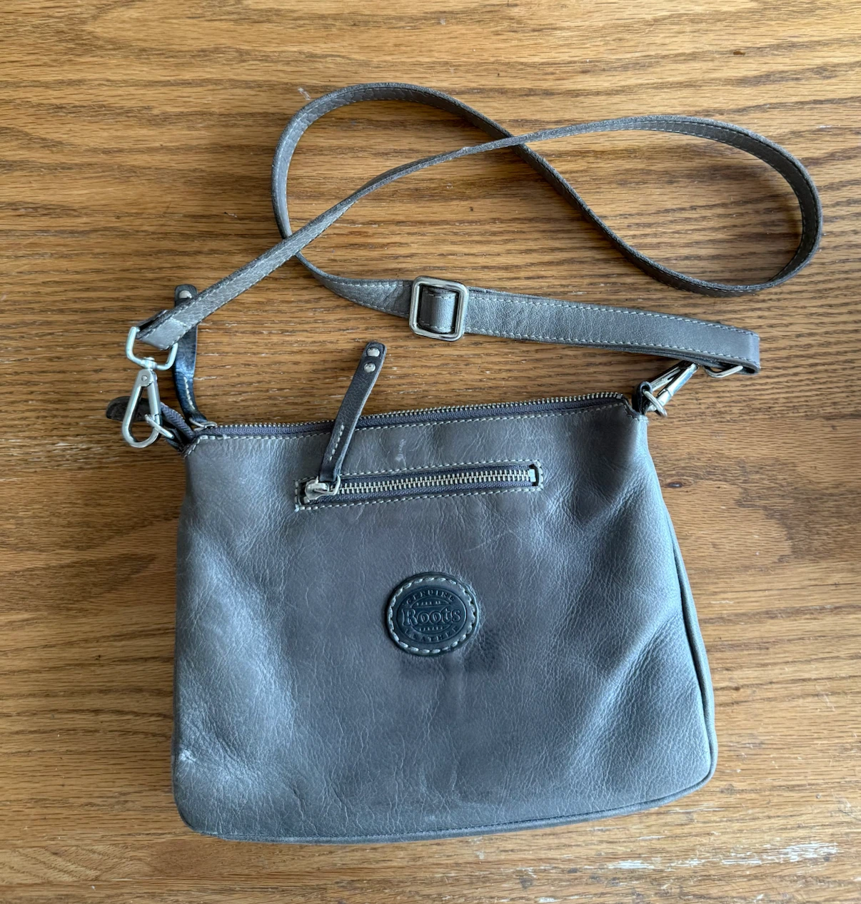 Genuine Roots Leather Crossbody Purse – Grey
