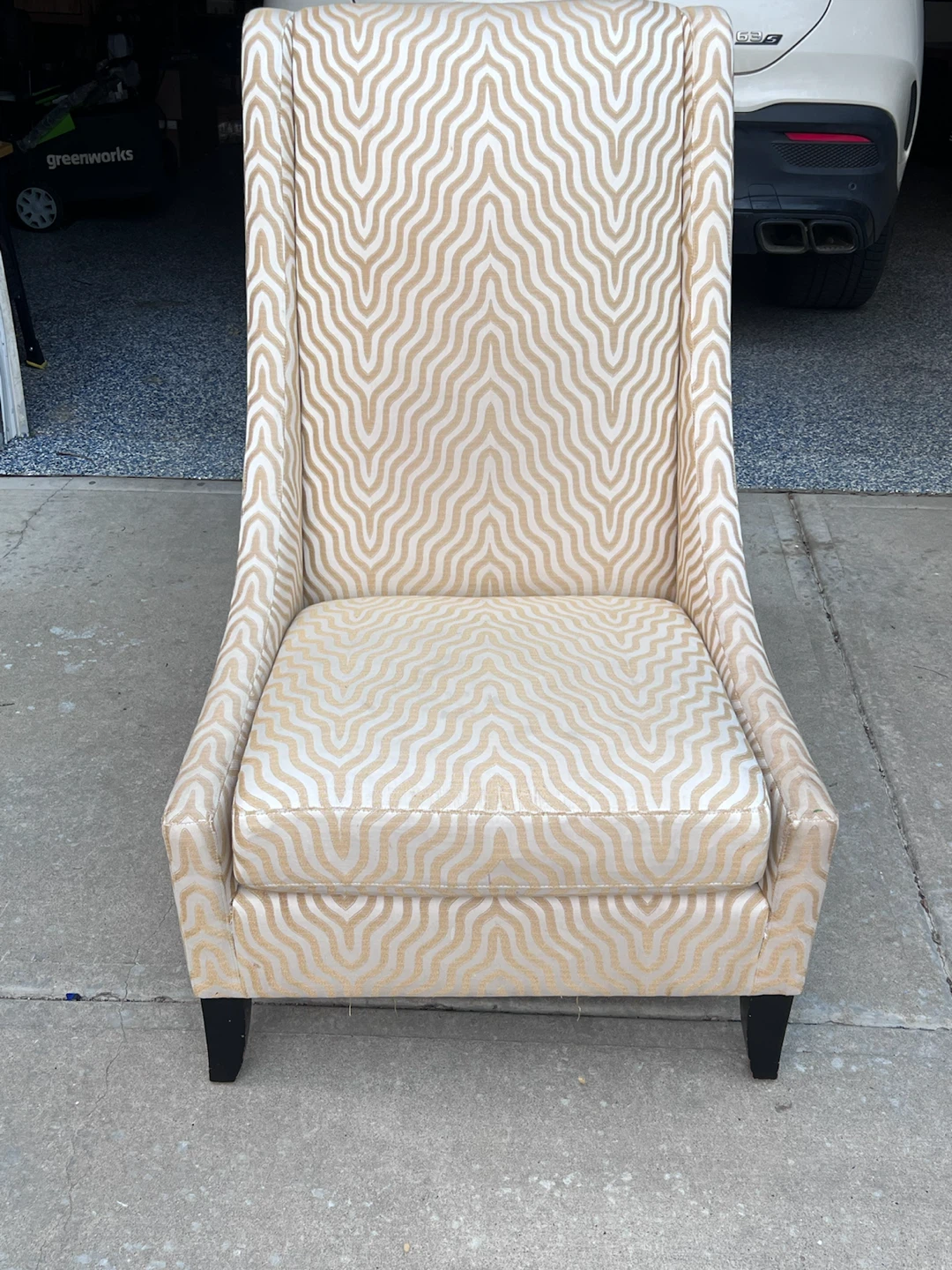 Accent Chair with Wave Pattern