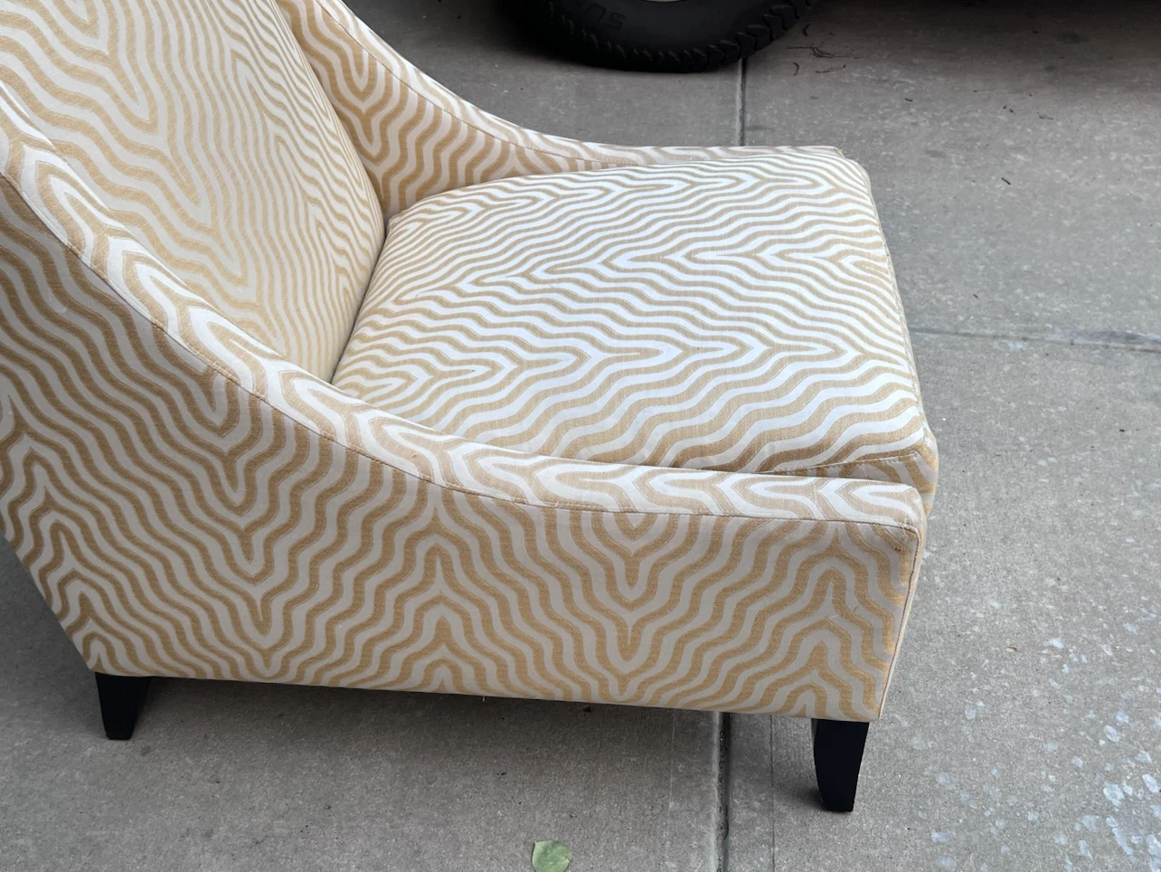 Accent Chair with Wave Pattern - photo 3