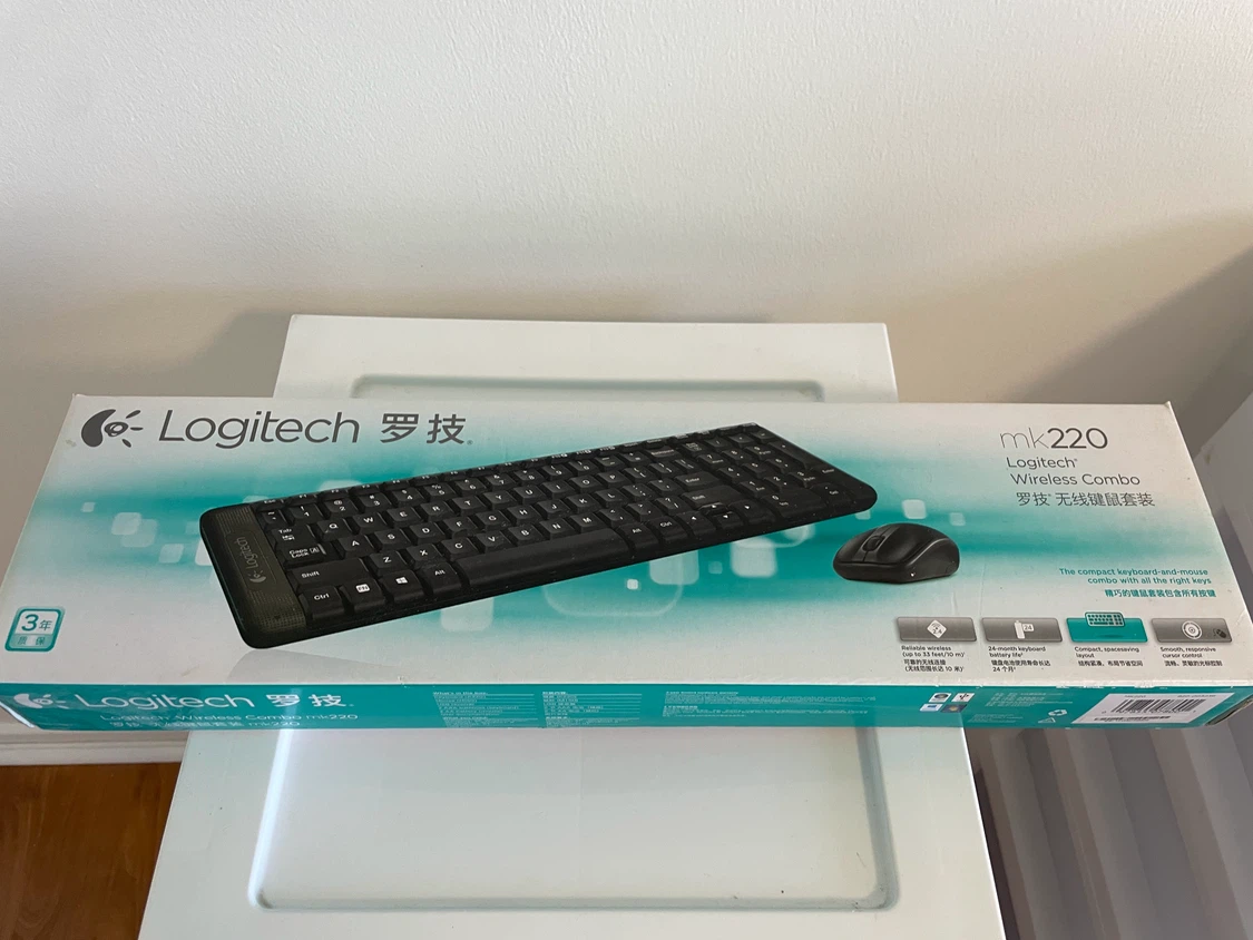 Logitech MK220 Wireless Keyboard and Mouse Combo