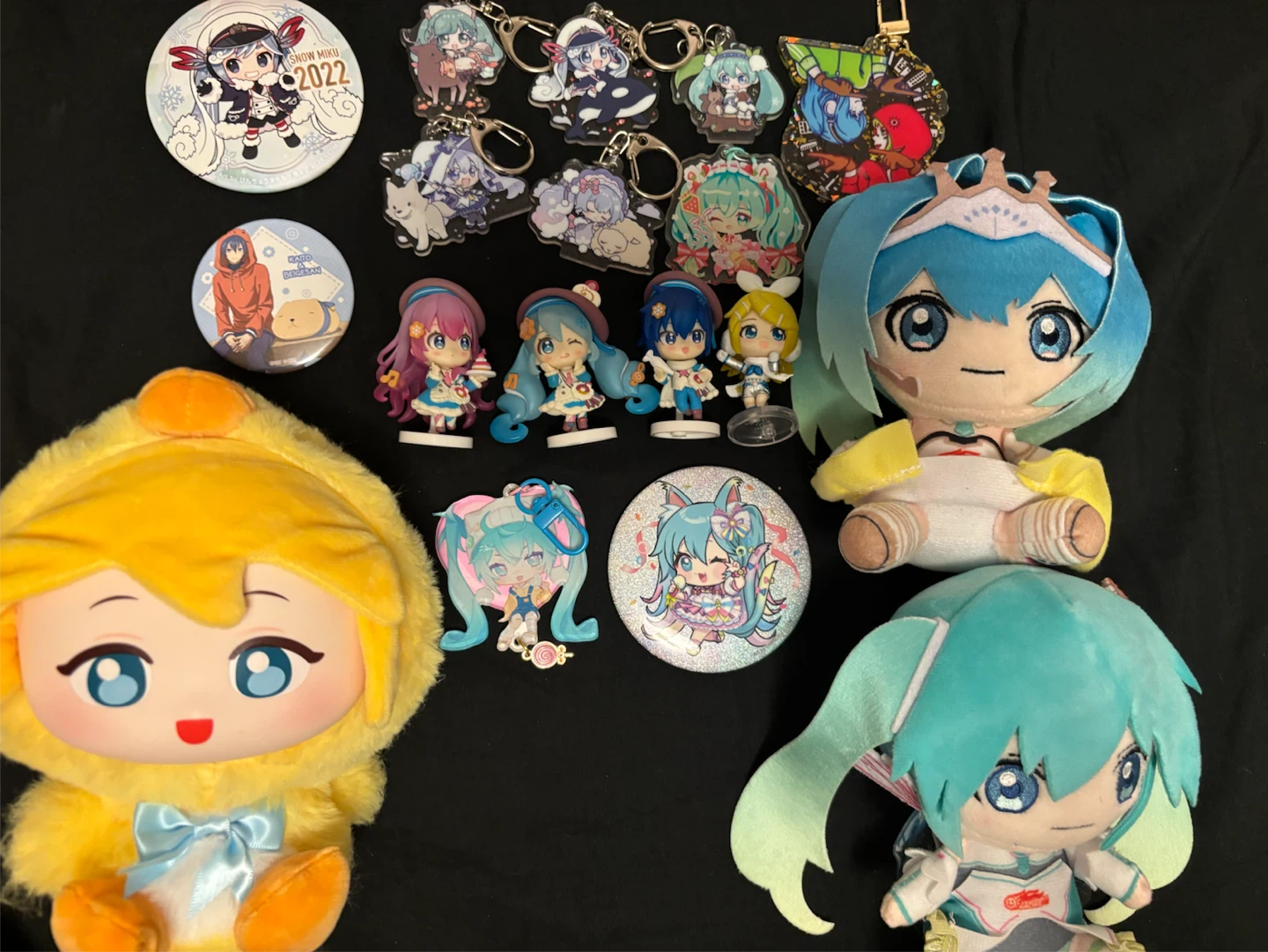 Vocaloid Hatsune Miku Plushies, Figurines, and Keychains Lot