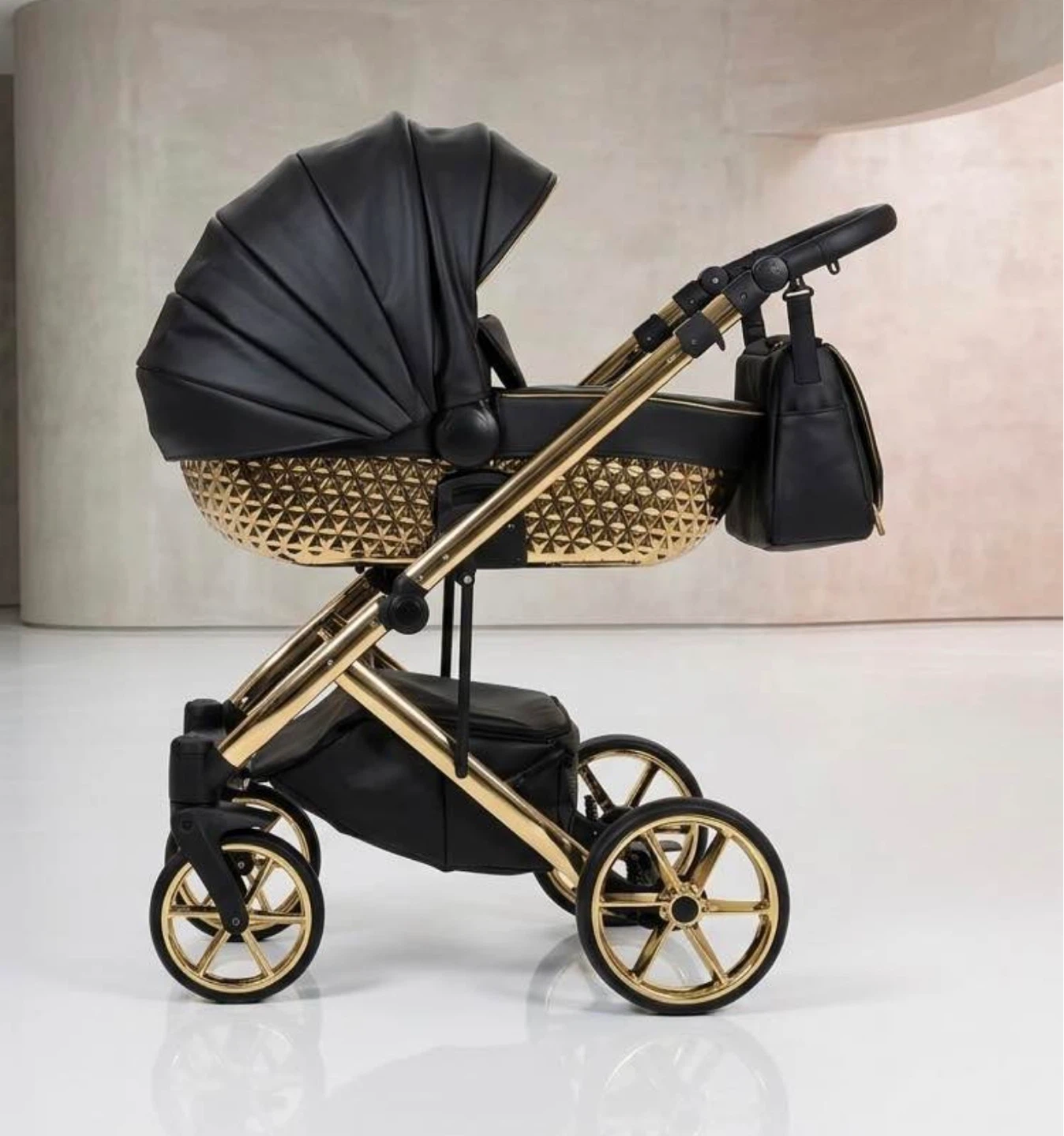 Black and Gold Luxury Baby Stroller 3in1 stoller