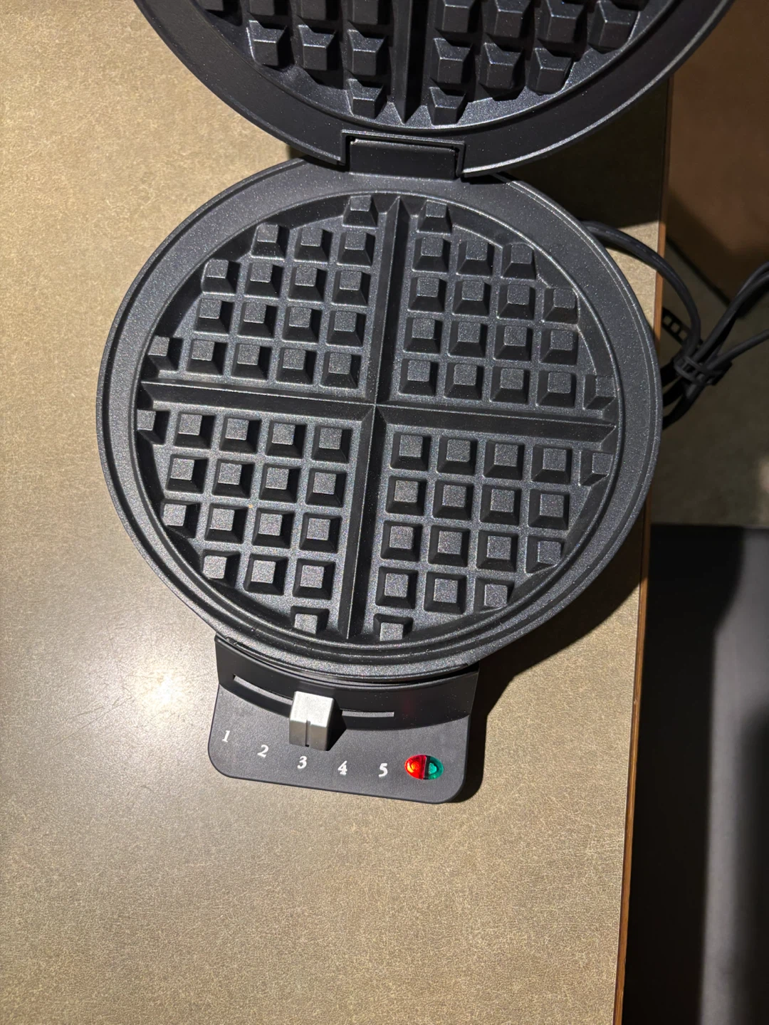 Cuisinart Classic Waffle Maker - photo 3