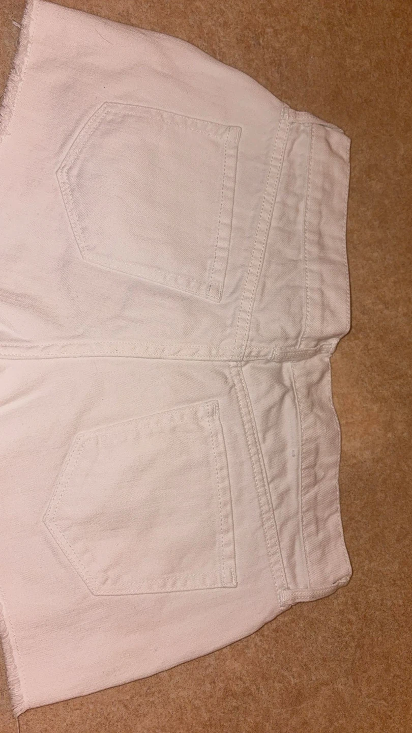 Old Navy White Denim Cutoff Shorts Size 2 - photo 2
