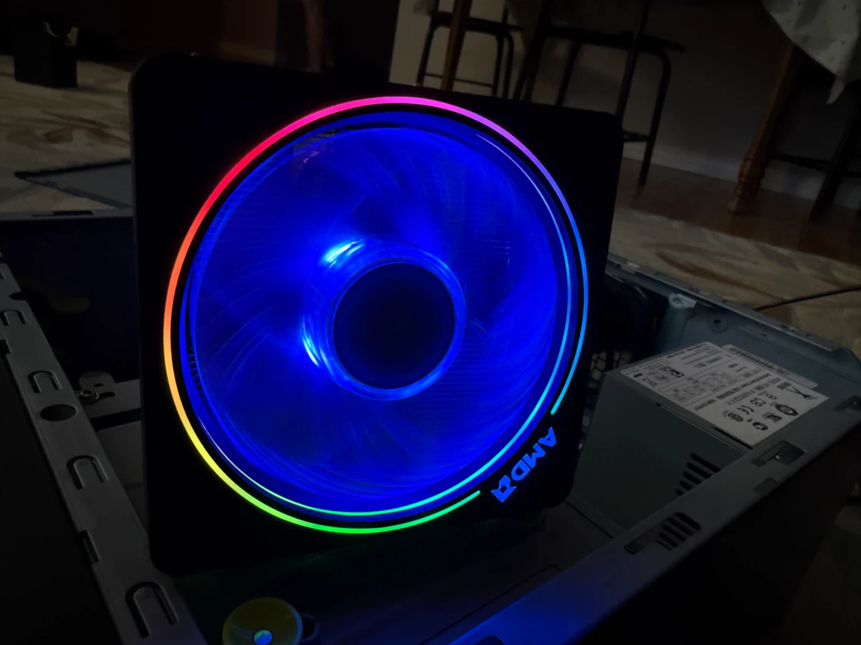 AMD Wraith Prism RGB CPU Cooler – Ryzen 7 / Ryzen 9 – AM4 / AM5 - photo 4