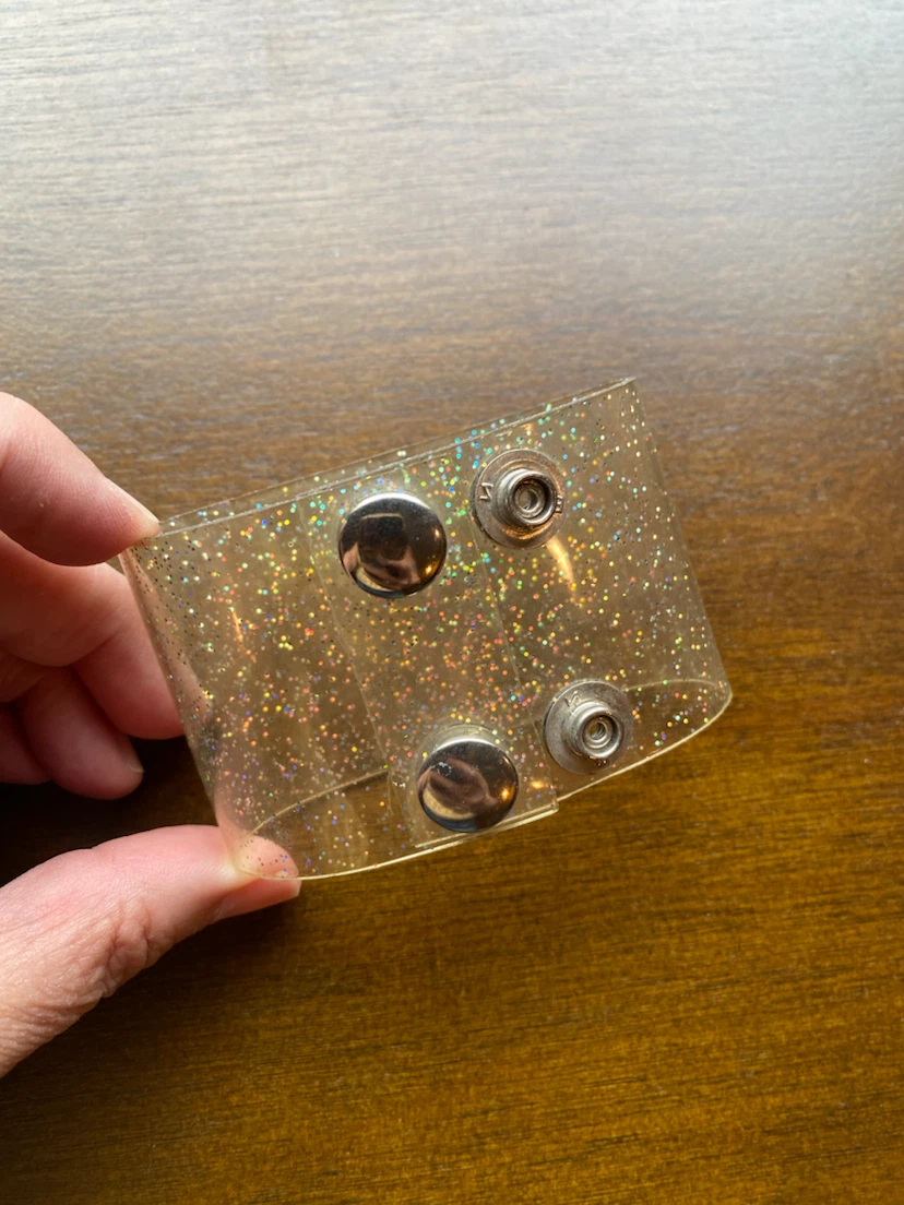 Plastic glittery cuff bracelet - photo 2