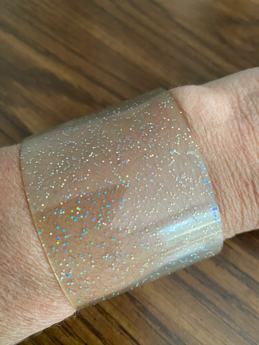 Plastic glittery cuff bracelet - photo 3