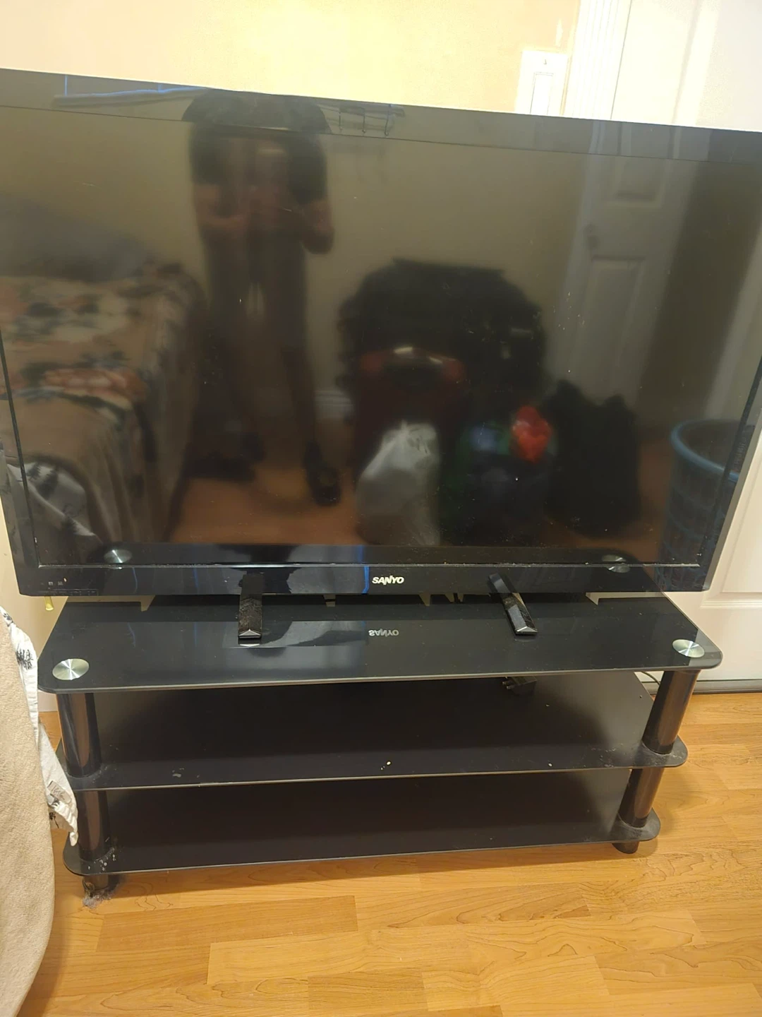 Sanyo Flat-Screen TV with Glass Media Stand & Blu-ray Player