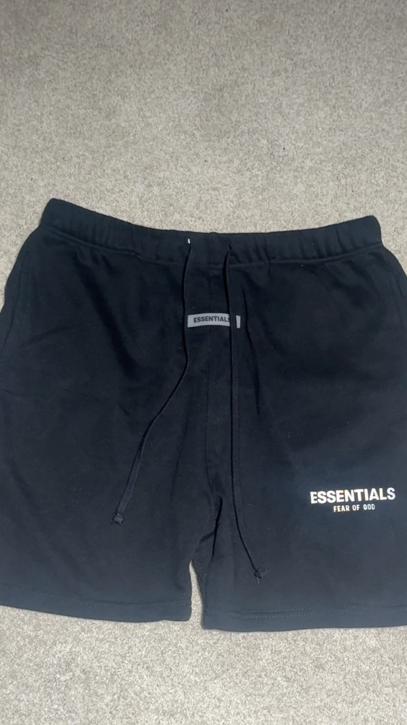 Black Essentials Fear of God Shorts M