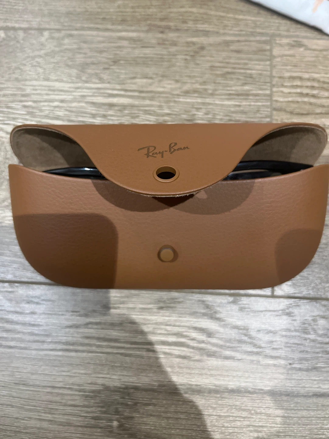 Ray-Ban Wayfarer Smart Glasses with Case