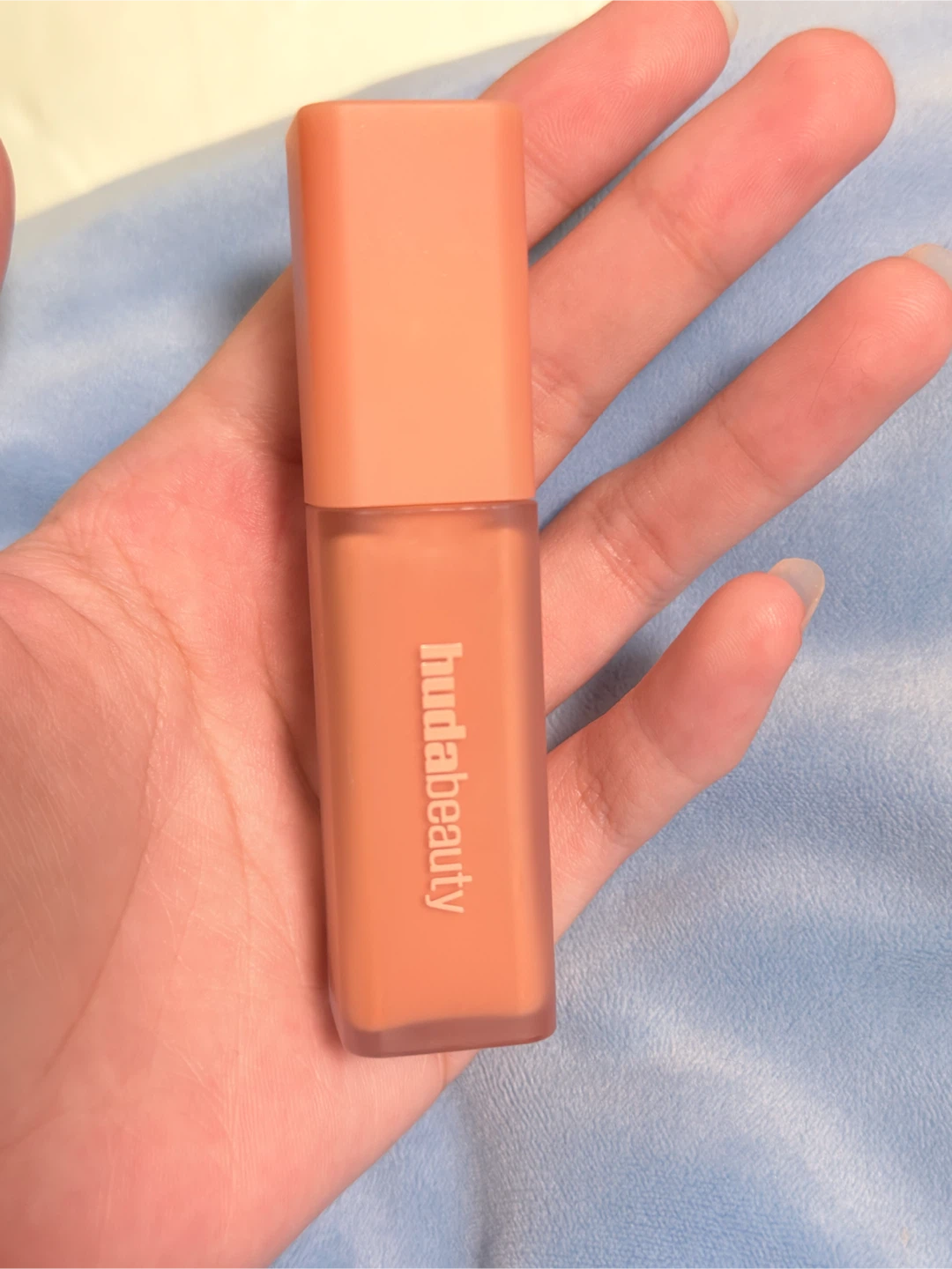 Huda Beauty Skin Corrector Mango