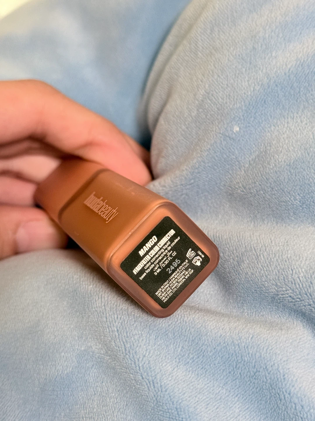 Huda Beauty Skin Corrector Mango - photo 2