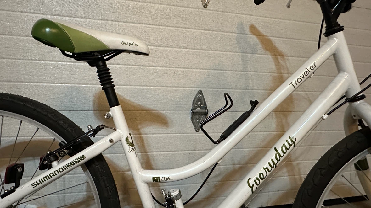 26” White Everyday Traveler Bicycle - photo 3